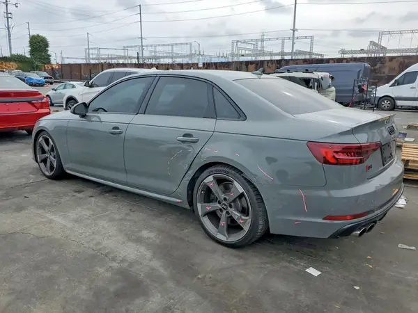 WAUB4AF41KA026131 2019 AUDI RS4 - Image 2