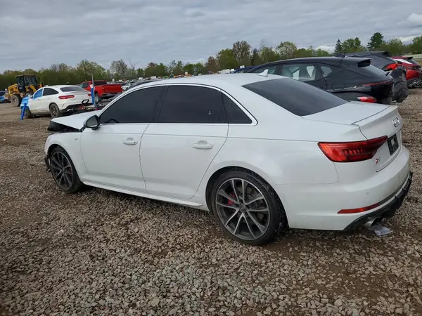 WAUB4AF42JA002869 2018 AUDI RS4 - Image 2