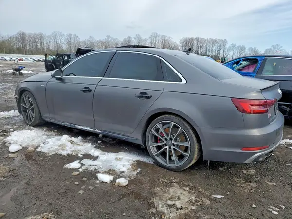 WAUB4AF42JA007943 2018 AUDI RS4 - Image 2