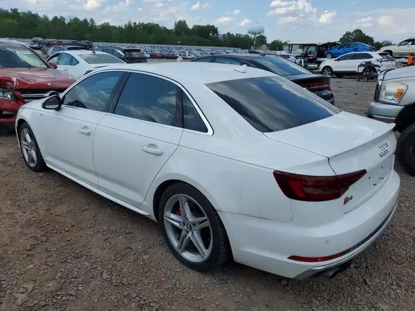 WAUB4AF42JA019445 2018 AUDI RS4 - Image 2