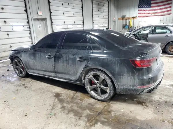 WAUB4AF42JA097420 2018 AUDI RS4 - Image 2