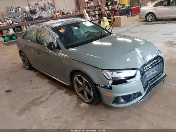 WAUB4AF42KA098004 2019 AUDI S4