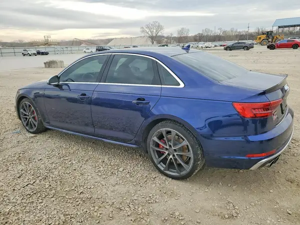 WAUB4AF44JA002355 2018 AUDI RS4 - Image 2
