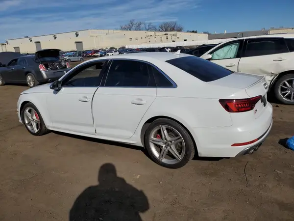 WAUB4AF44KA114767 2019 AUDI RS4 - Image 2