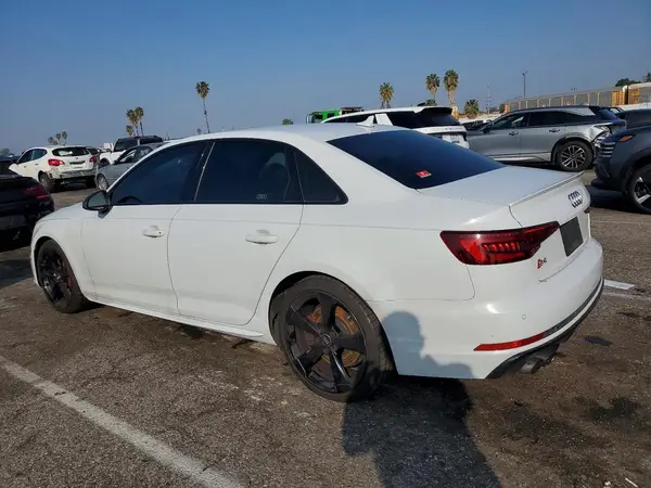 WAUB4AF45KA002401 2019 AUDI RS4 - Image 2