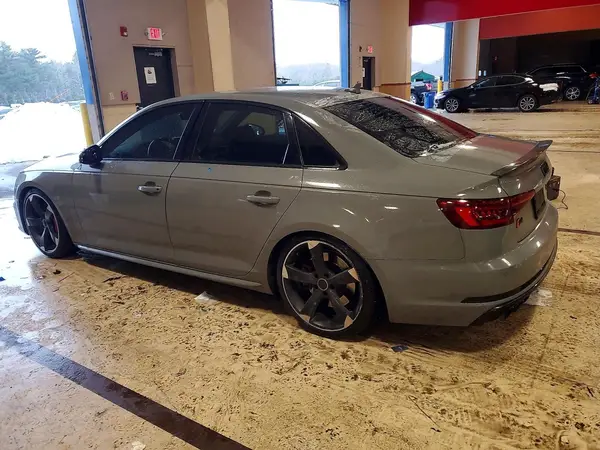 WAUB4AF45KA003760 2019 AUDI RS4 - Image 2
