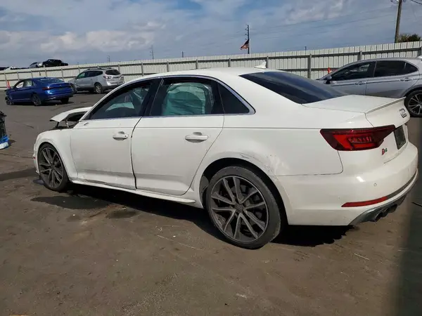 WAUB4AF47KA005316 2019 AUDI RS4 - Image 2