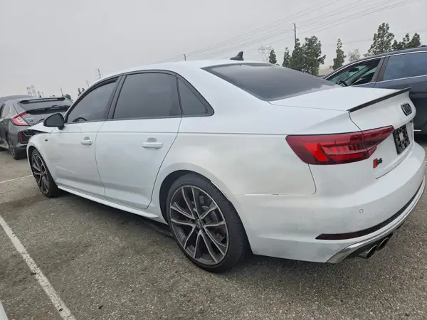 WAUB4AF49JA141381 2018 AUDI RS4 - Image 2