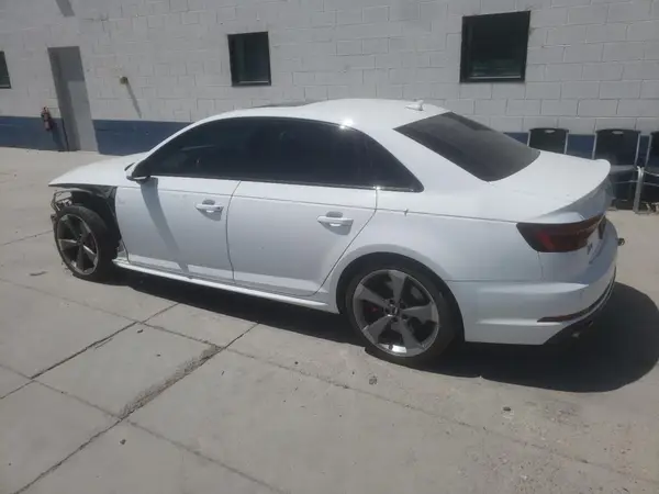 WAUB4AF4XJA134133 2018 AUDI RS4 - Image 2