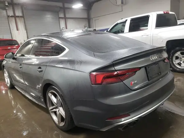 WAUB4CF50JA089384 2018 AUDI RS5 - Image 2
