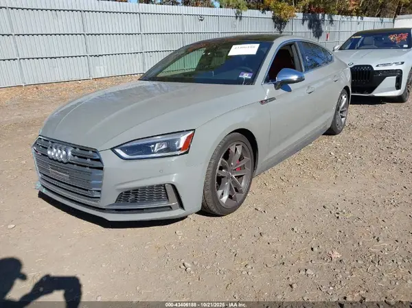 WAUB4CF50KA076913 2019 AUDI S5 - Image 2