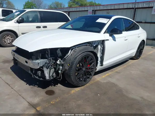 WAUB4CF50KA077656 2019 AUDI S5 - Image 2