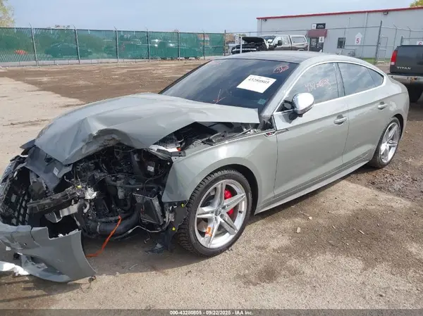 WAUB4CF50KA098359 2019 AUDI S5 - Image 2