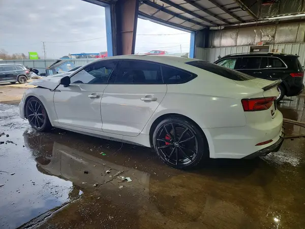 WAUB4CF51JA027220 2018 AUDI RS5 - Image 2