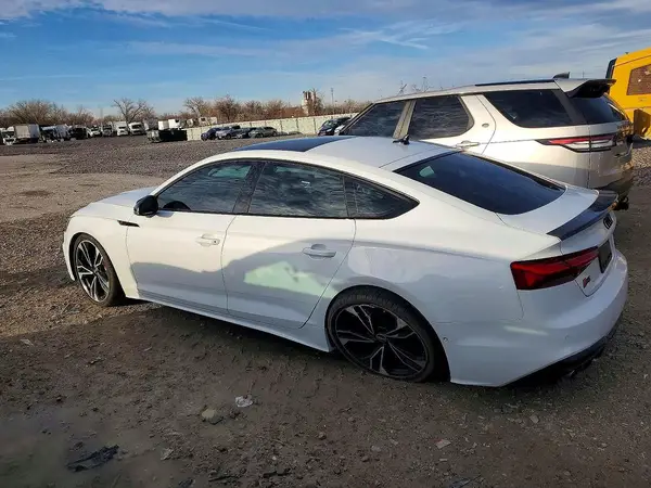 WAUB4CF52NA011646 2022 AUDI RS5 - Image 2