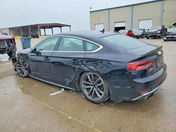 WAUB4CF53KA098159 2019 AUDI RS5 - Image 2
