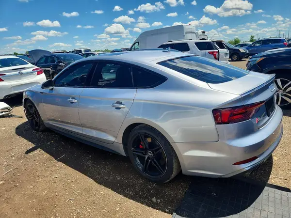 WAUB4CF55JA012347 2018 AUDI RS5 - Image 2