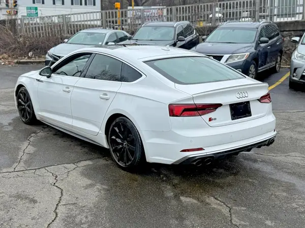 WAUB4CF55JA083001 2018 AUDI RS5 - Image 2