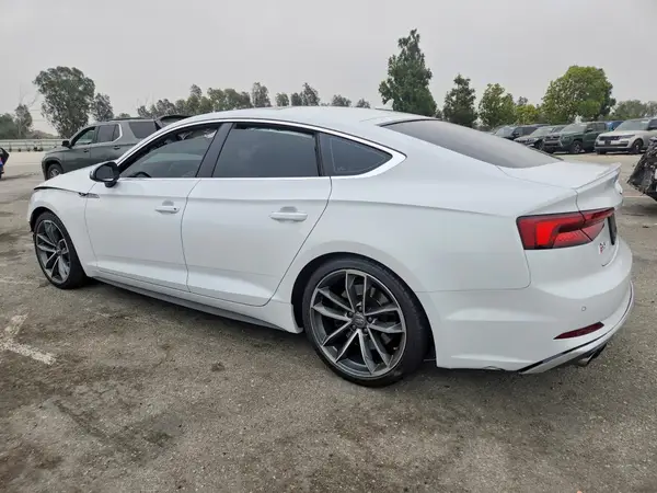 WAUB4CF55KA090838 2019 AUDI RS5 - Image 2