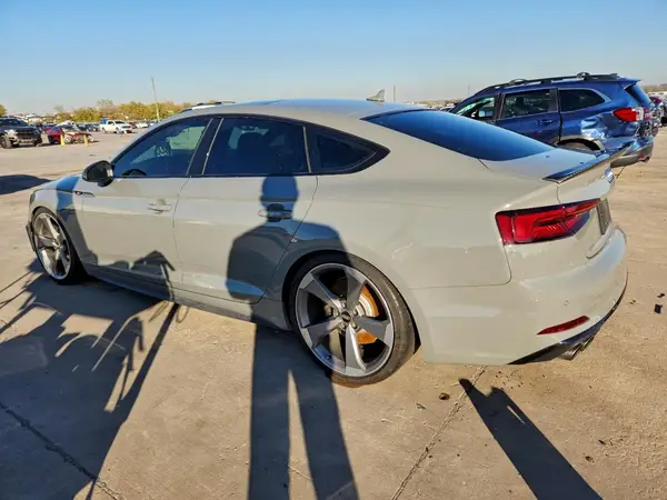 WAUB4CF56KA078567 2019 AUDI S5 - Image 2
