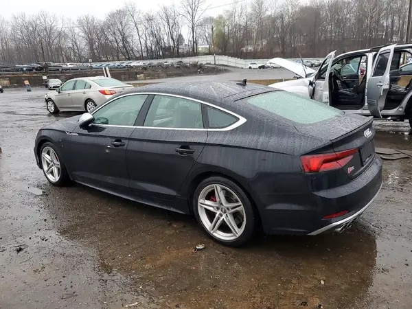 WAUB4CF57KA000718 2019 AUDI RS5 - Image 2