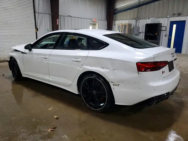 WAUB4CF57MA016727 2021 AUDI RS5 - Image 2