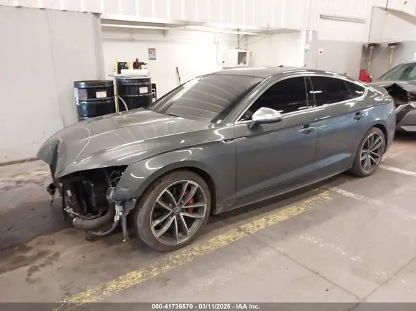 WAUB4CF58KA042802 2019 AUDI S5 - Image 2