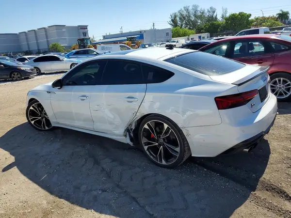 WAUB4CF58MA018504 2021 AUDI RS5 - Image 2