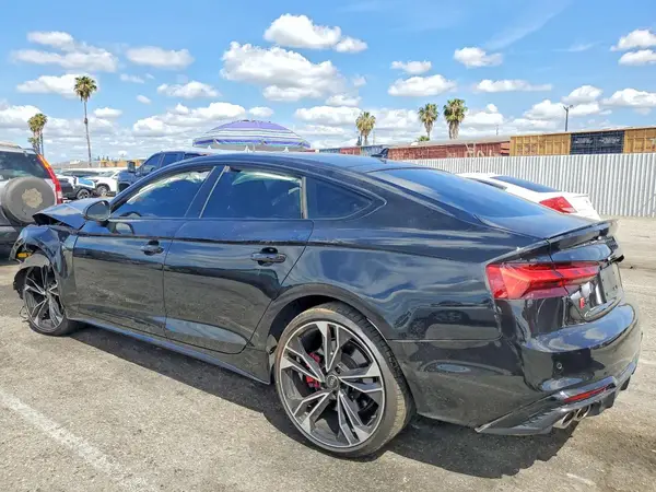 WAUB4CF59NA011255 2022 AUDI RS5 - Image 2