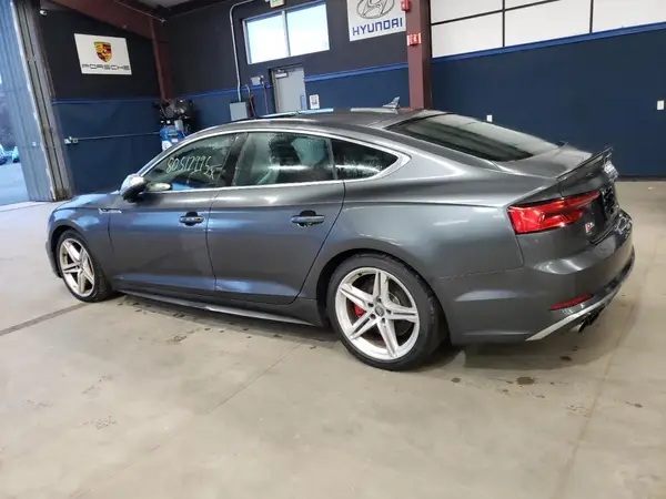 WAUB4CF5XJA008780 2018 AUDI S5 - Image 2