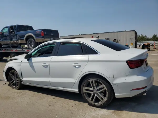 WAUBEGFF1KA111682 2019 AUDI A3 - Image 2