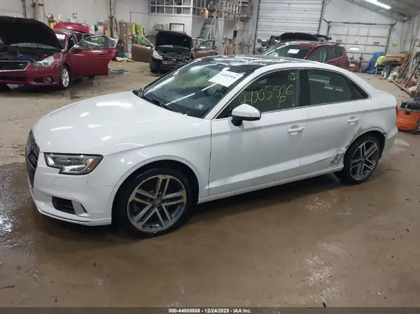 WAUBEGFF6KA113766 2019 AUDI A3 - Image 2