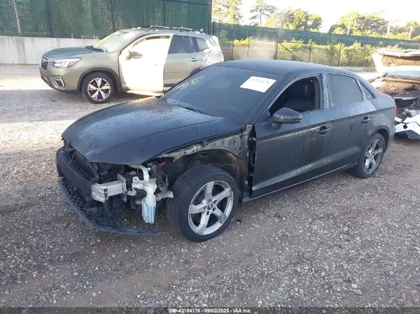WAUBEGFF9KA122557 2019 AUDI A3 - Image 2