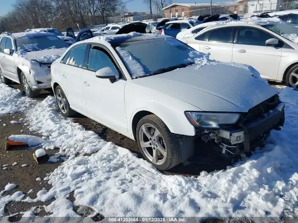 WAUBEGFFXKA081971 2019 AUDI A3 - Image 1