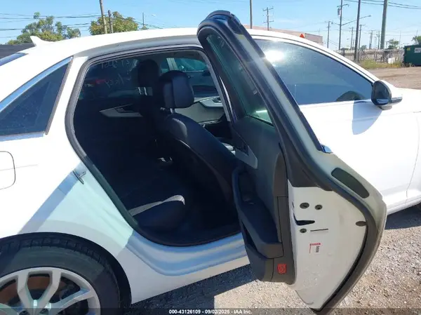 WAUBNAF43HN011208 2017 AUDI A4 - Image 8