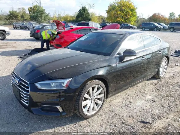 WAUBNDF52JA090989 2018 AUDI A5 - Image 2