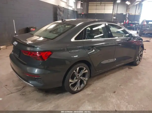2022 AUDI A3 IAAI lot 42390289 auction photo 4