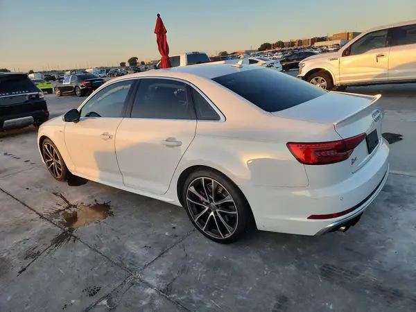 WAUC4AF43JA002593 2018 AUDI S4 - Image 2