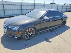 WAUC4AF48JA002041 2018 AUDI RS4