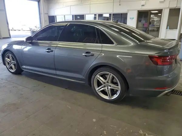 WAUC4AF4XJA078571 2018 AUDI RS4 - Image 2