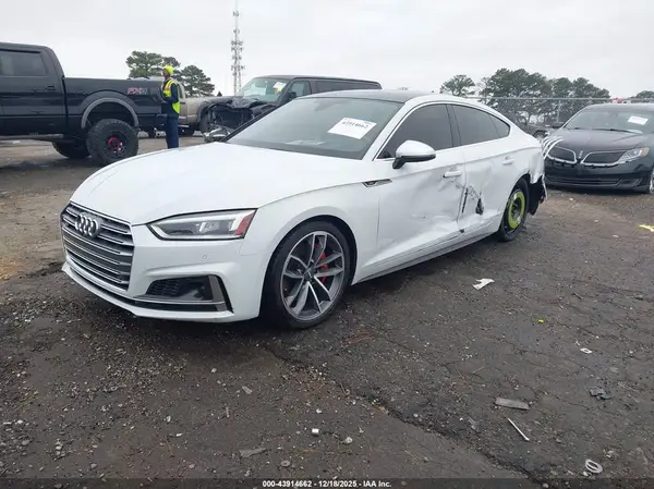 WAUC4CF50JA103997 2018 AUDI S5 - Image 2