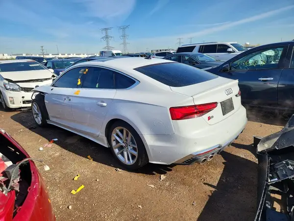 WAUC4CF50MA004388 2021 AUDI RS5 - Image 2