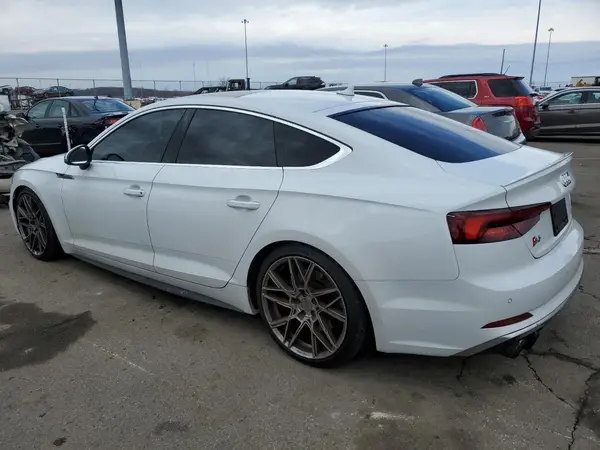 WAUC4CF52JA061798 2018 AUDI RS5 - Image 2