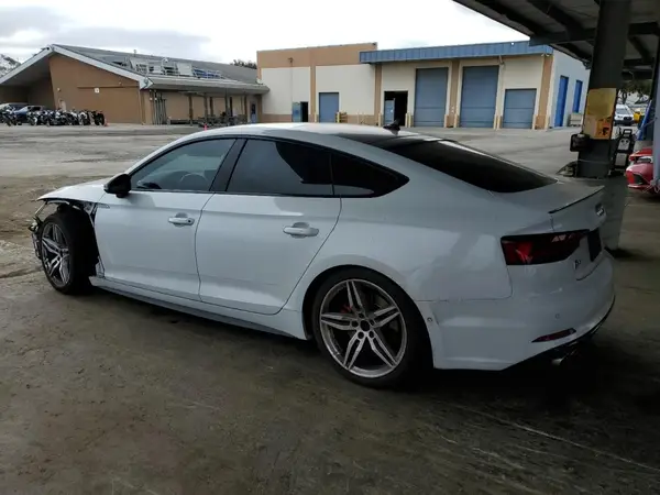 WAUC4CF52KA081860 2019 AUDI RS5 - Image 2