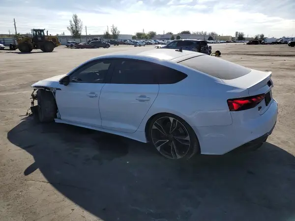 WAUC4CF52PA055055 2023 AUDI RS5 - Image 2