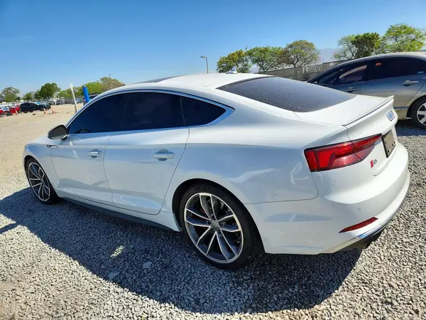 WAUC4CF54JA012778 2018 AUDI RS5 - Image 2