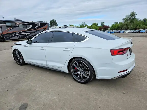 WAUC4CF54JA032691 2018 AUDI RS5 - Image 2