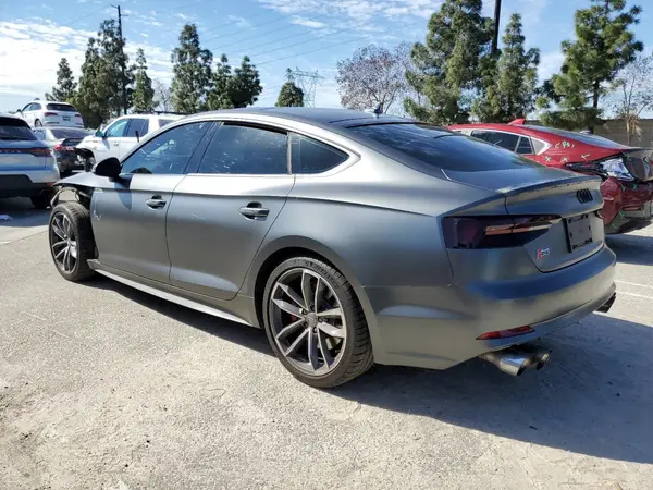 WAUC4CF54JA065495 2018 AUDI RS5 - Image 2