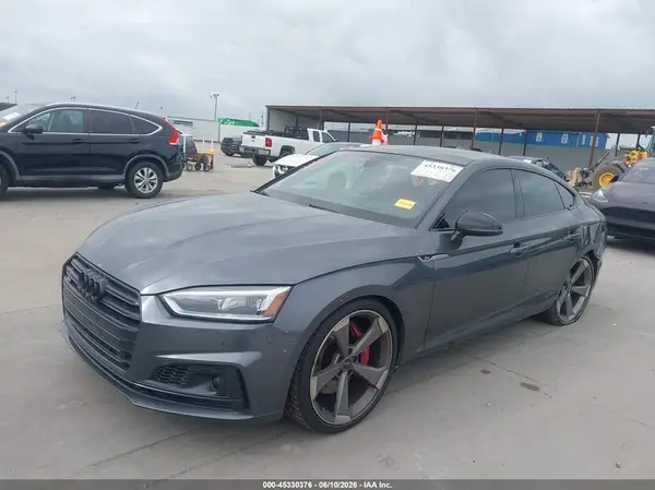 WAUC4CF54KA075817 2019 AUDI S5 - Image 2