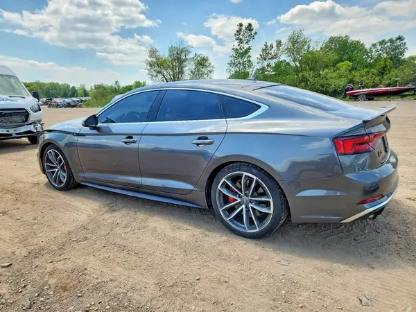WAUC4CF55JA013356 2018 AUDI RS5 - Image 2